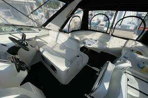 2001 Larson Cabrio 330 thumbnail 4