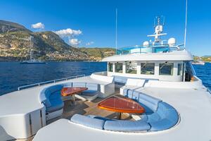 22 Bow Seating And Bridge Deck Seating