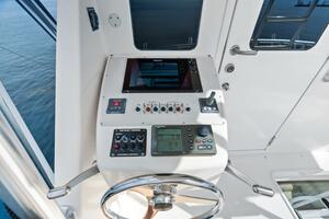 2006 Viking 68 Enclosed Bridge