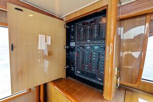 2006 Viking 68 Enclosed Bridge