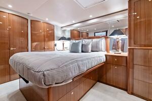 2006 Viking 68 Enclosed Bridge