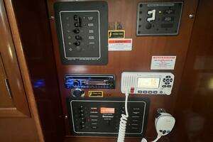 2006 Beneteau Oceanis 323 thumbnail 24