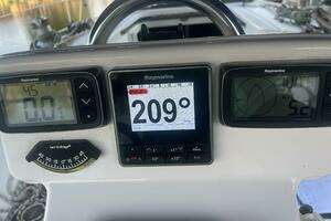 2006 Beneteau Oceanis 323 thumbnail 16