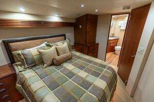 2008 Hatteras 60 Convertible thumbnail 10
