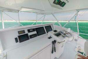 2008 Hatteras 60 Convertible thumbnail 23