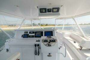 2008 Hatteras 60 Convertible thumbnail 19