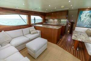 2008 Hatteras 60 Convertible thumbnail 2