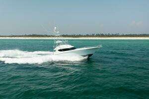 2008 Hatteras 60 Convertible thumbnail 32