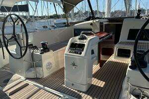 2021 Jeanneau Sun Odyssey 440 thumbnail 9