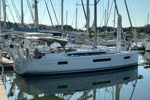 2021 Jeanneau Sun Odyssey 440 thumbnail 1