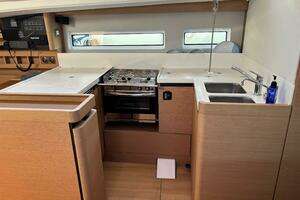 2021 Jeanneau Sun Odyssey 440 thumbnail 43