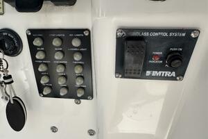 26ft Boston Whaler Yacht For Sale