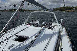 2013 Beneteau Oceanis 45 thumbnail 11