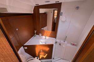 2013 Beneteau Oceanis 45 thumbnail 27