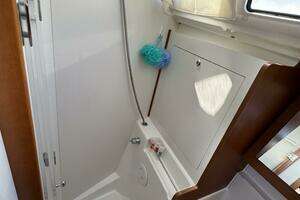 2013 Beneteau Oceanis 45 thumbnail 22