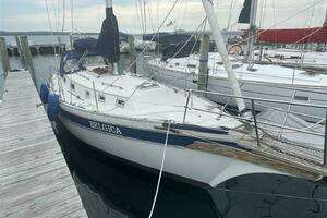 1989 Bayfield 36 Cutter thumbnail 5