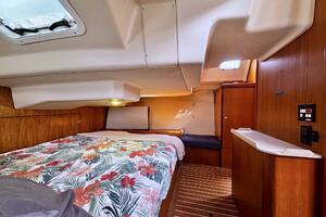 Vivez 38ft Hunter Yacht For Sale