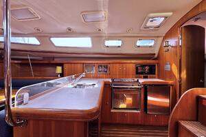Vivez 38ft Hunter Yacht For Sale