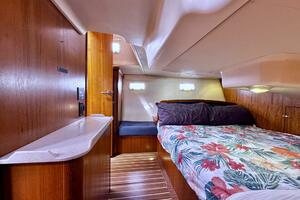 Vivez 38ft Hunter Yacht For Sale