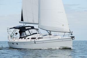 Vivez 38ft Hunter Yacht For Sale