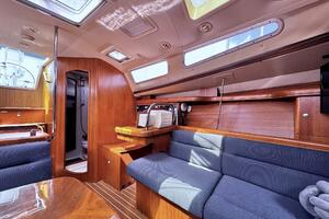 Vivez 38ft Hunter Yacht For Sale