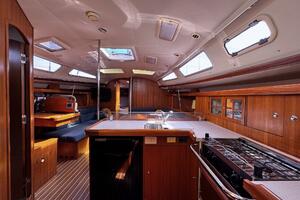 Vivez 38ft Hunter Yacht For Sale