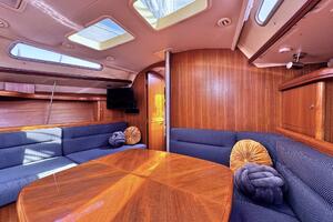 Vivez 38ft Hunter Yacht For Sale