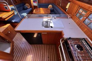 Vivez 38ft Hunter Yacht For Sale