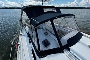 Vivez 38ft Hunter Yacht For Sale
