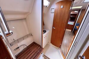 Vivez 38ft Hunter Yacht For Sale