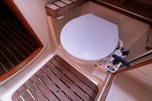 Vivez 38ft Hunter Yacht For Sale