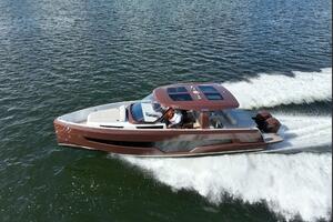 43FT (13.26M) FJORD Worth Avenue Yachts
