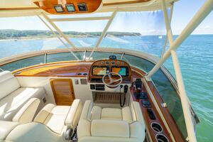 48 ft Hinckley  2014 Talaria 48 Flybridge