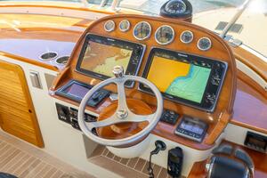 48 ft Hinckley  2014 Talaria 48 Flybridge