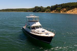 48 ft Hinckley  2014 Talaria 48 Flybridge