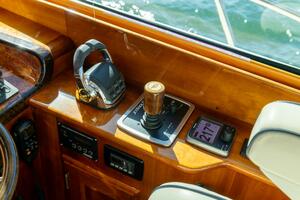 48 ft Hinckley  2014 Talaria 48 Flybridge