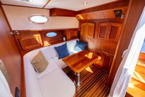 48 ft Hinckley  2014 Talaria 48 Flybridge