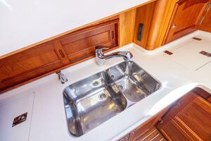 48 ft Hinckley  2014 Talaria 48 Flybridge