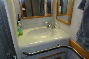 1991 Sea Ray 480 Sundancer thumbnail 63