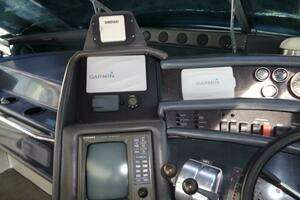 1991 Sea Ray 480 Sundancer thumbnail 26