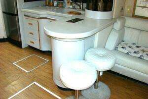 1991 Sea Ray 480 Sundancer thumbnail 36