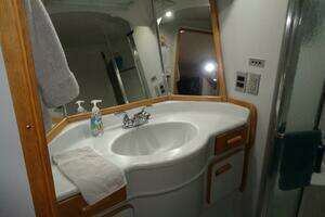 1991 Sea Ray 480 Sundancer thumbnail 69
