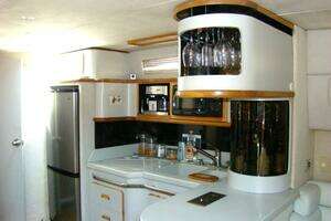 1991 Sea Ray 480 Sundancer thumbnail 37