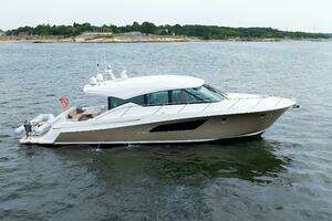 2014 Tiara Yachts 5000 Express thumbnail 1