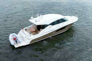 2014 Tiara Yachts 5000 Express thumbnail 51