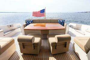 2014 Tiara Yachts 5000 Express thumbnail 8