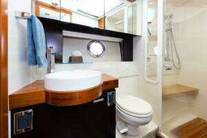 2014 Tiara Yachts 5000 Express thumbnail 34
