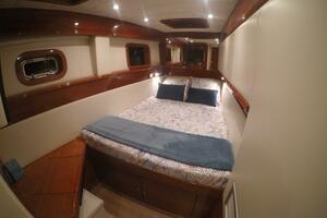 08 Guest 829