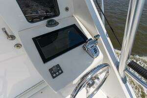 2007 Viking 64 Enclosed Bridge thumbnail 38