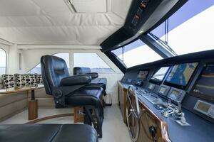 2007 Viking 64 Enclosed Bridge thumbnail 3